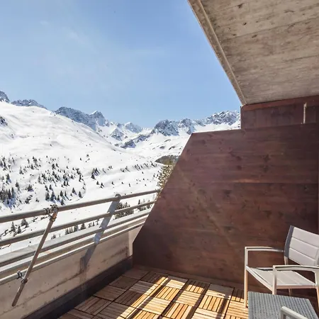 The Grand - Pop-up Self Check-in Hotel *