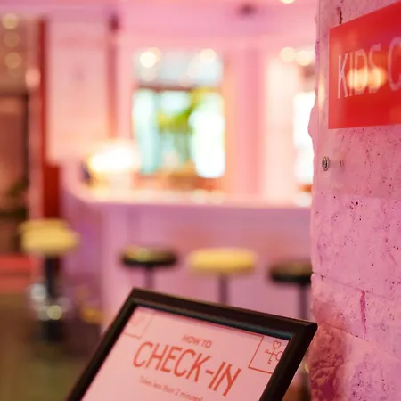 Готель The Grand - Pop-up Self Check-in