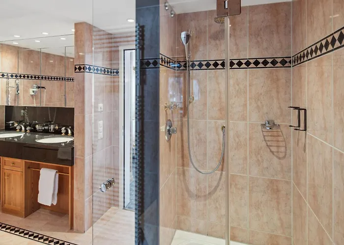 The Grand - Pop-up Self Check-in فندق