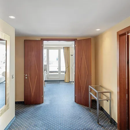 The Grand - Pop-up Self Check-in 酒店 阿罗萨